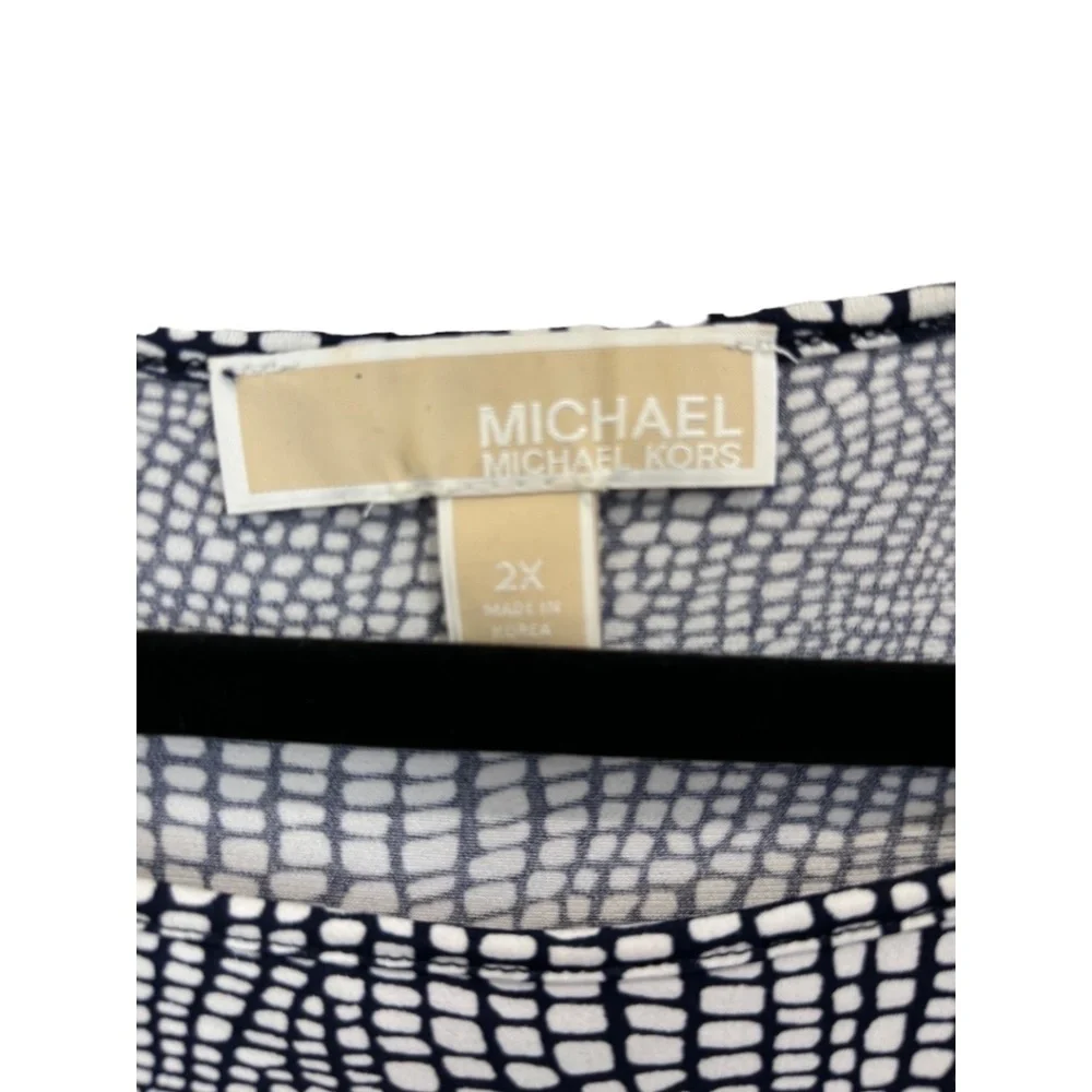 Michael Kors Black and White Patterned Top Cold Shoulder - Picture 4 of 4